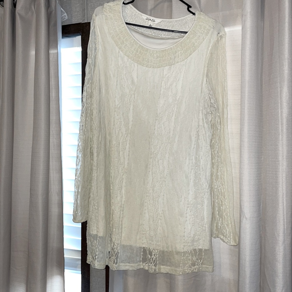 Cream lace long sleeve top. Size XL.